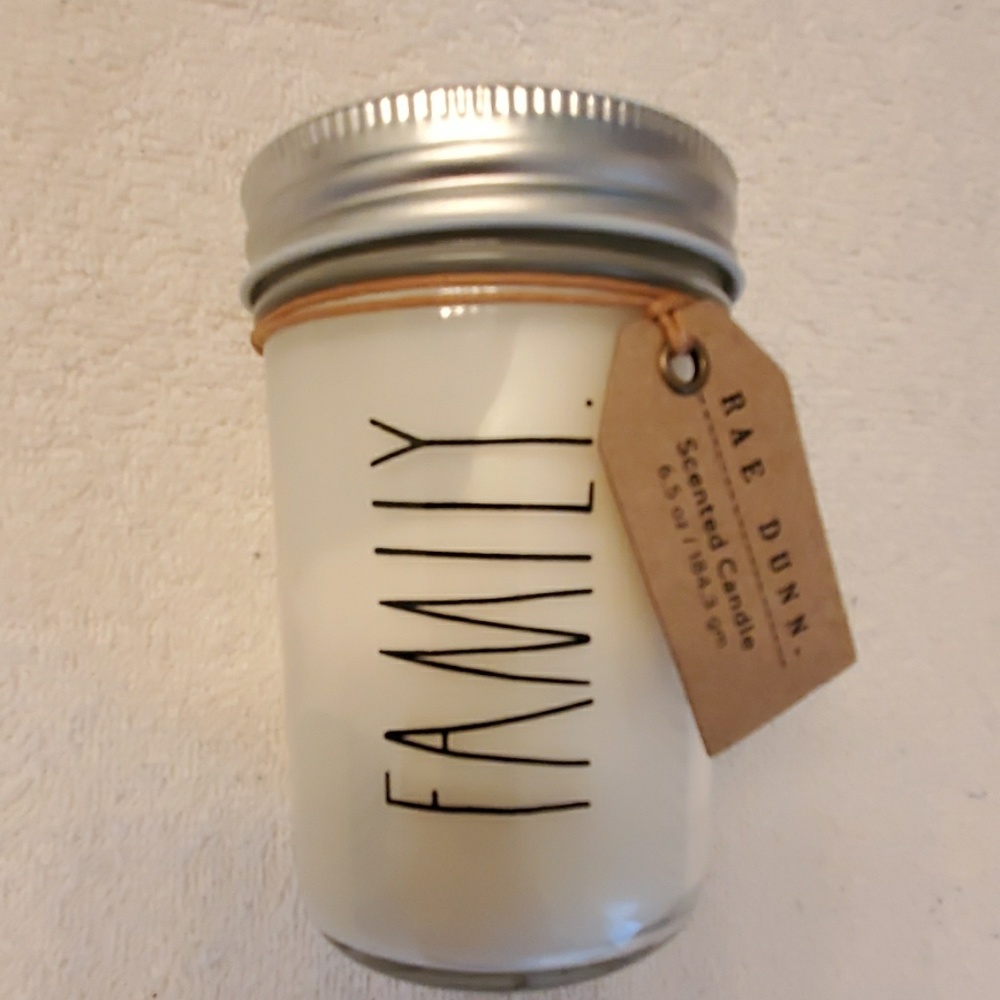 RAE DUNN Candle Tea & Honey (6.5 oz)